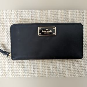 Kate Spade black zip around Wilson Road Neda wallet VGUC sfpf home